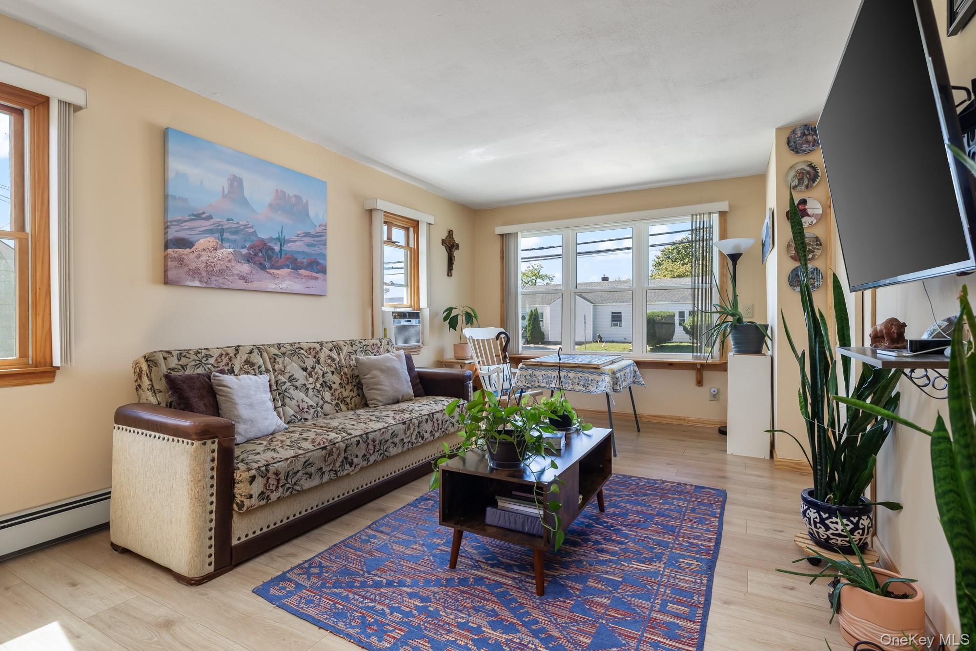 1647 Straight Path – For Sale photo 2