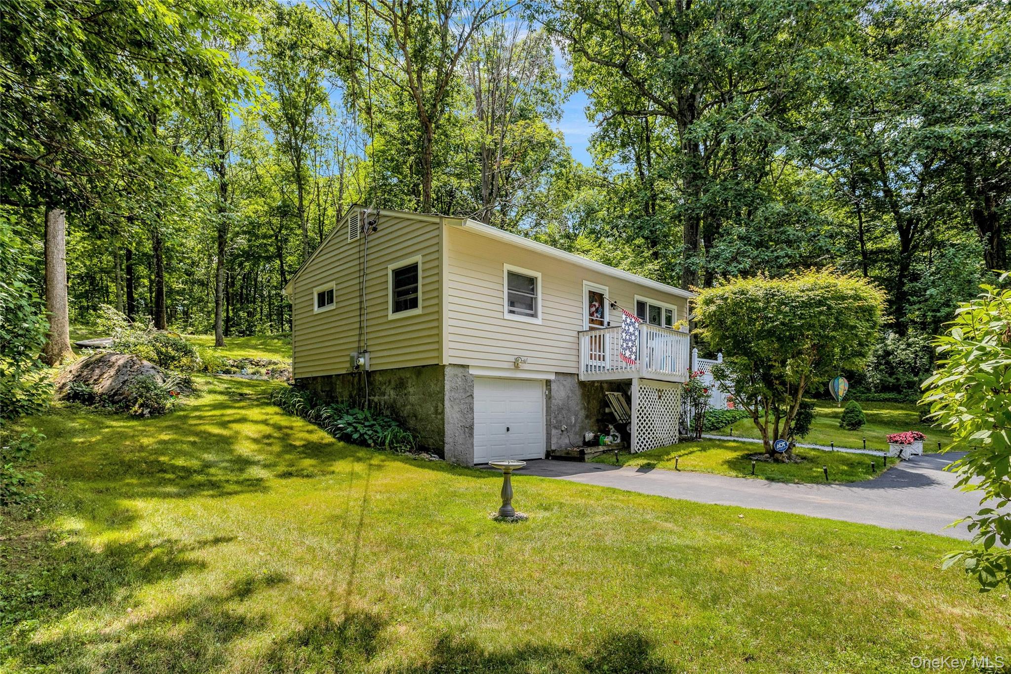 577 Wood Road – For Sale photo 2