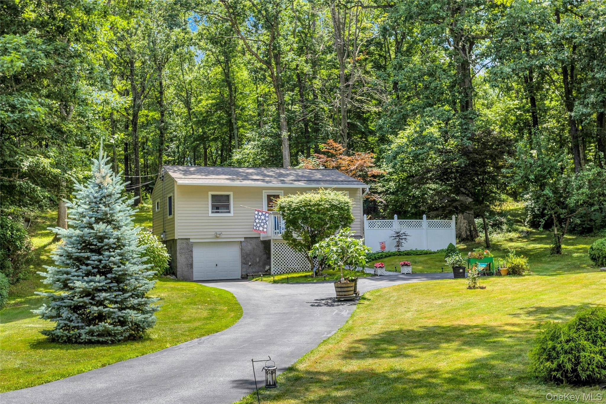 577 Wood Road – For Sale