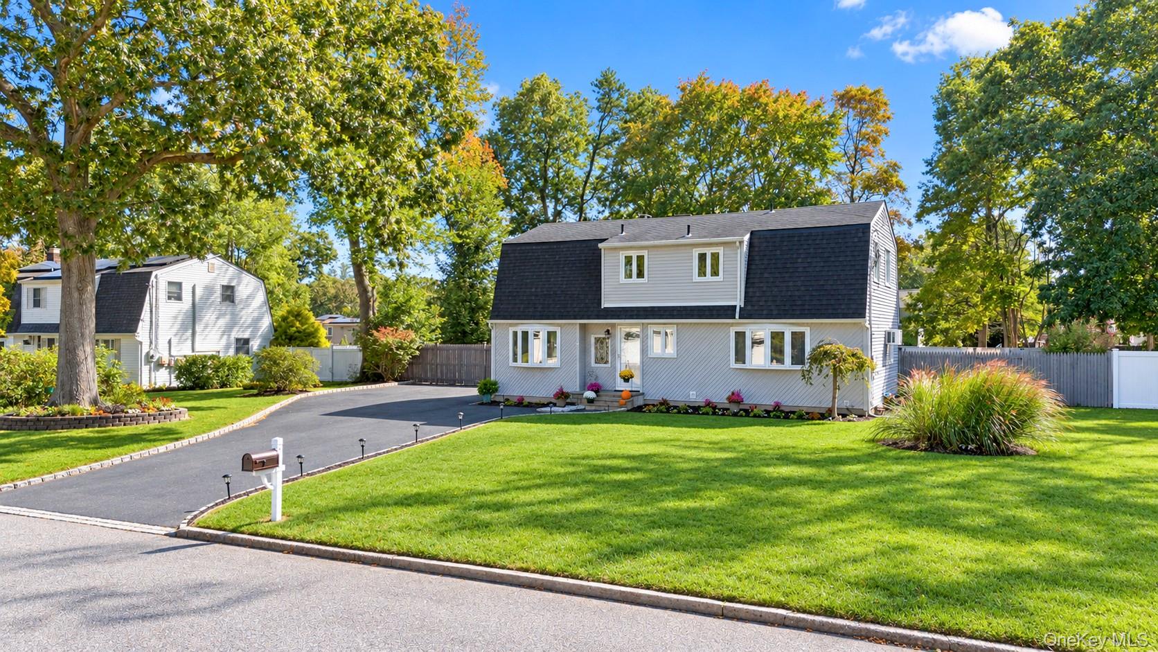 14 Hollingwood Drive – For Sale photo 3