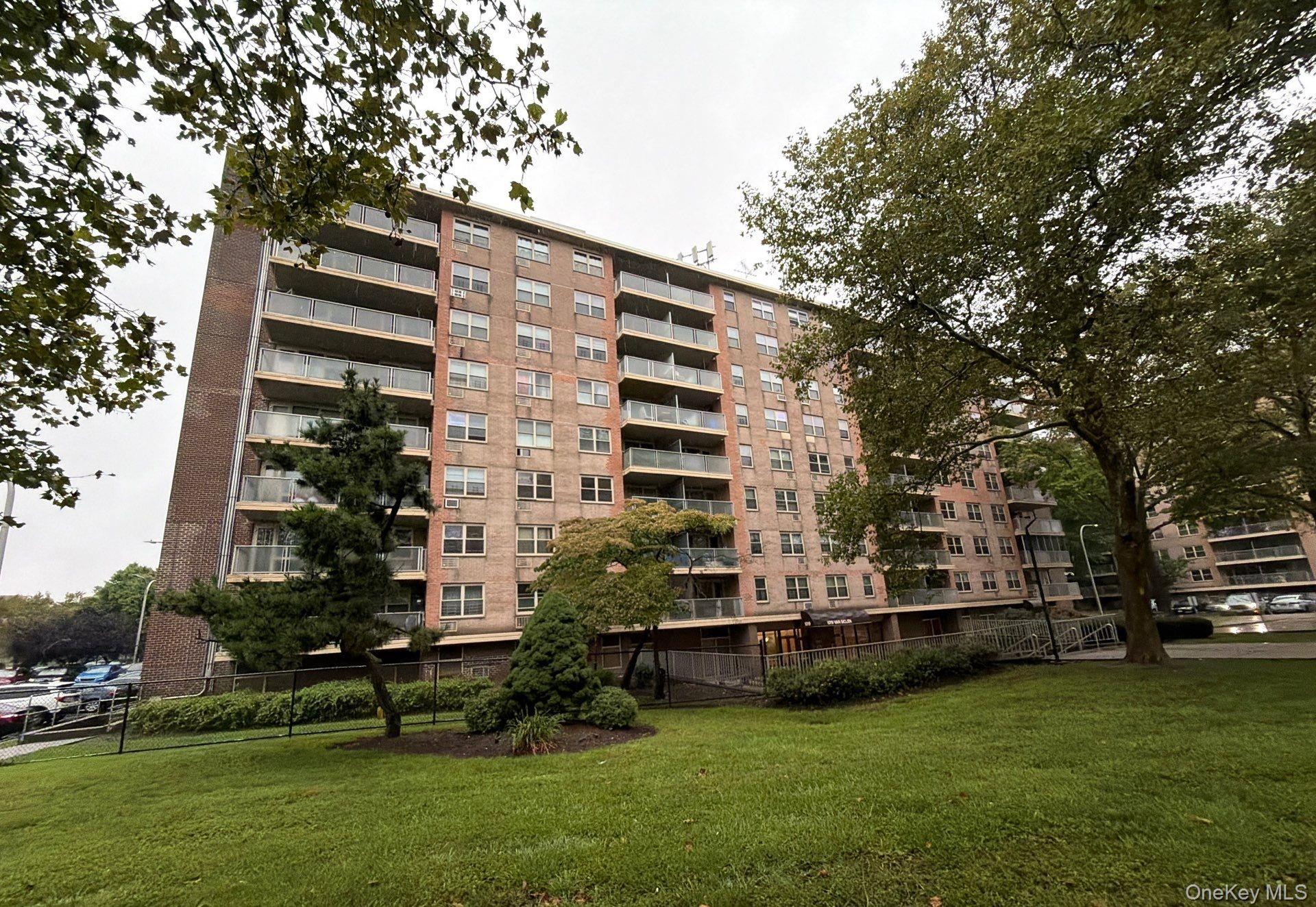 1019 Van Siclen Avenue, Unit 9-7L
