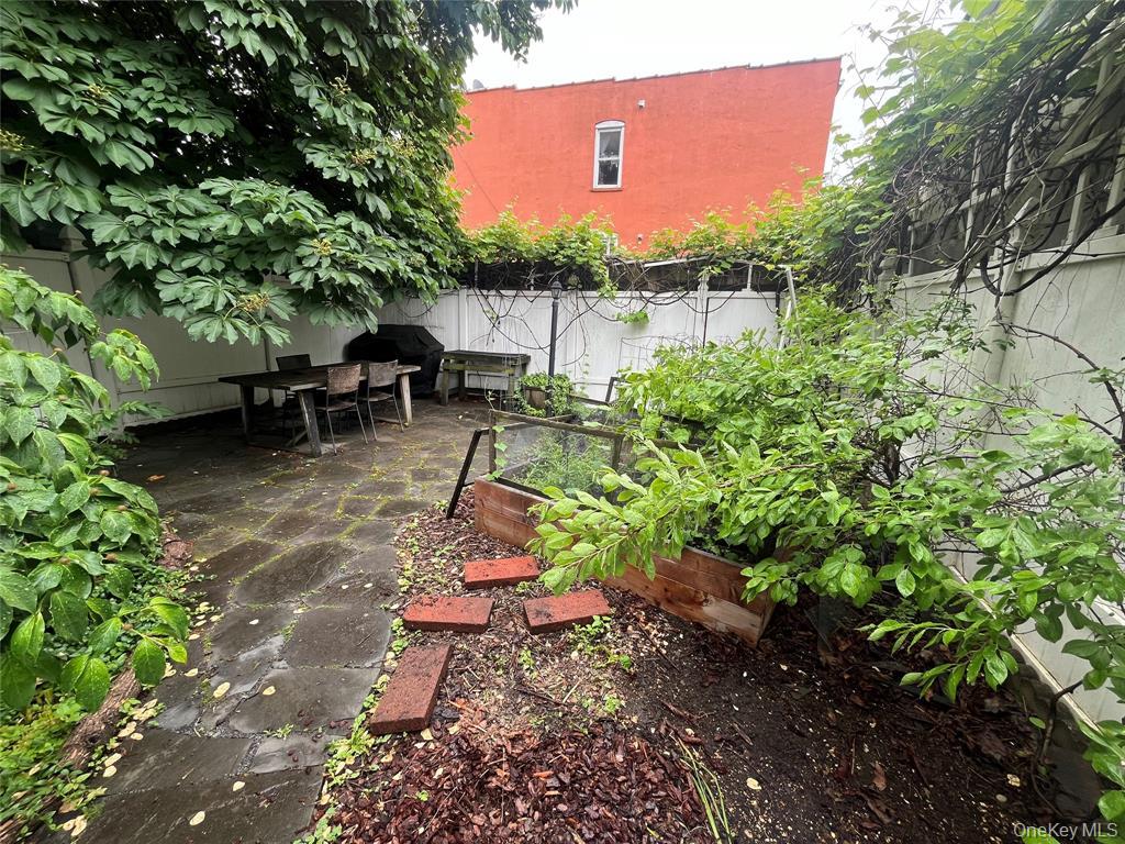 99-22 34th Ave – For Rent photo 4