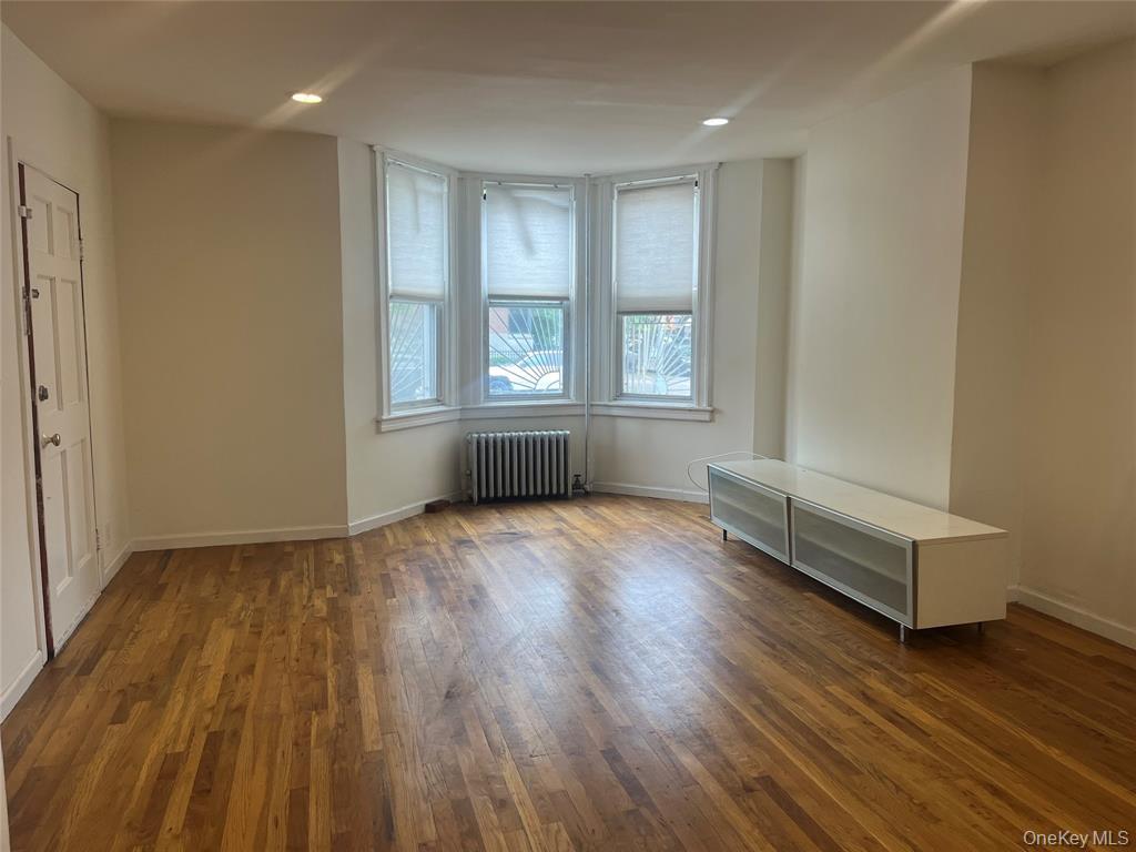 99-22 34th Ave – For Rent photo 5