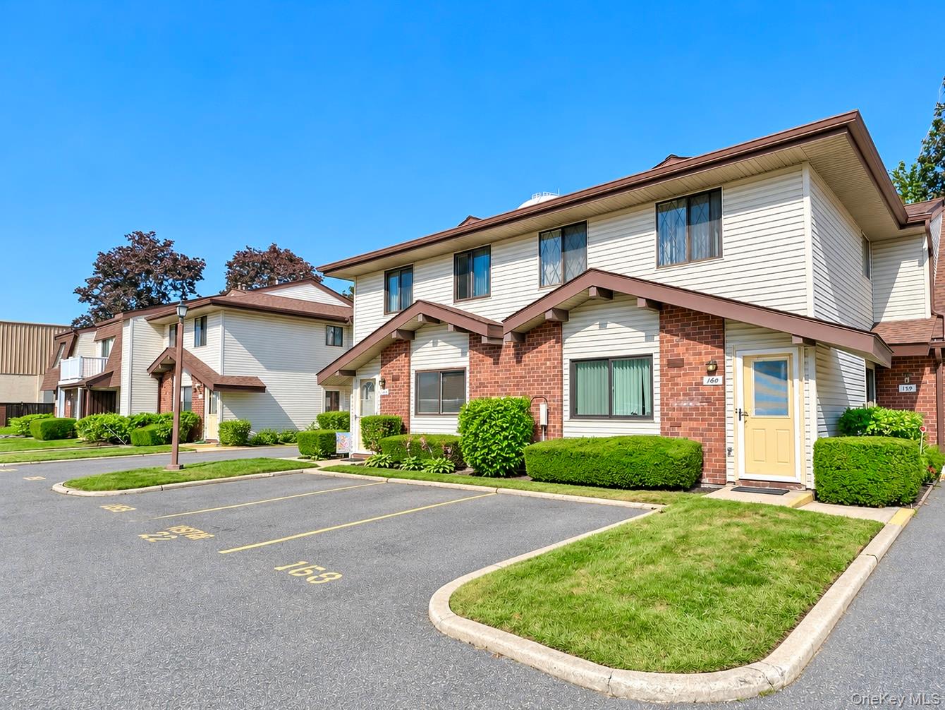 162 Cambridge Drive – For Sale photo 2