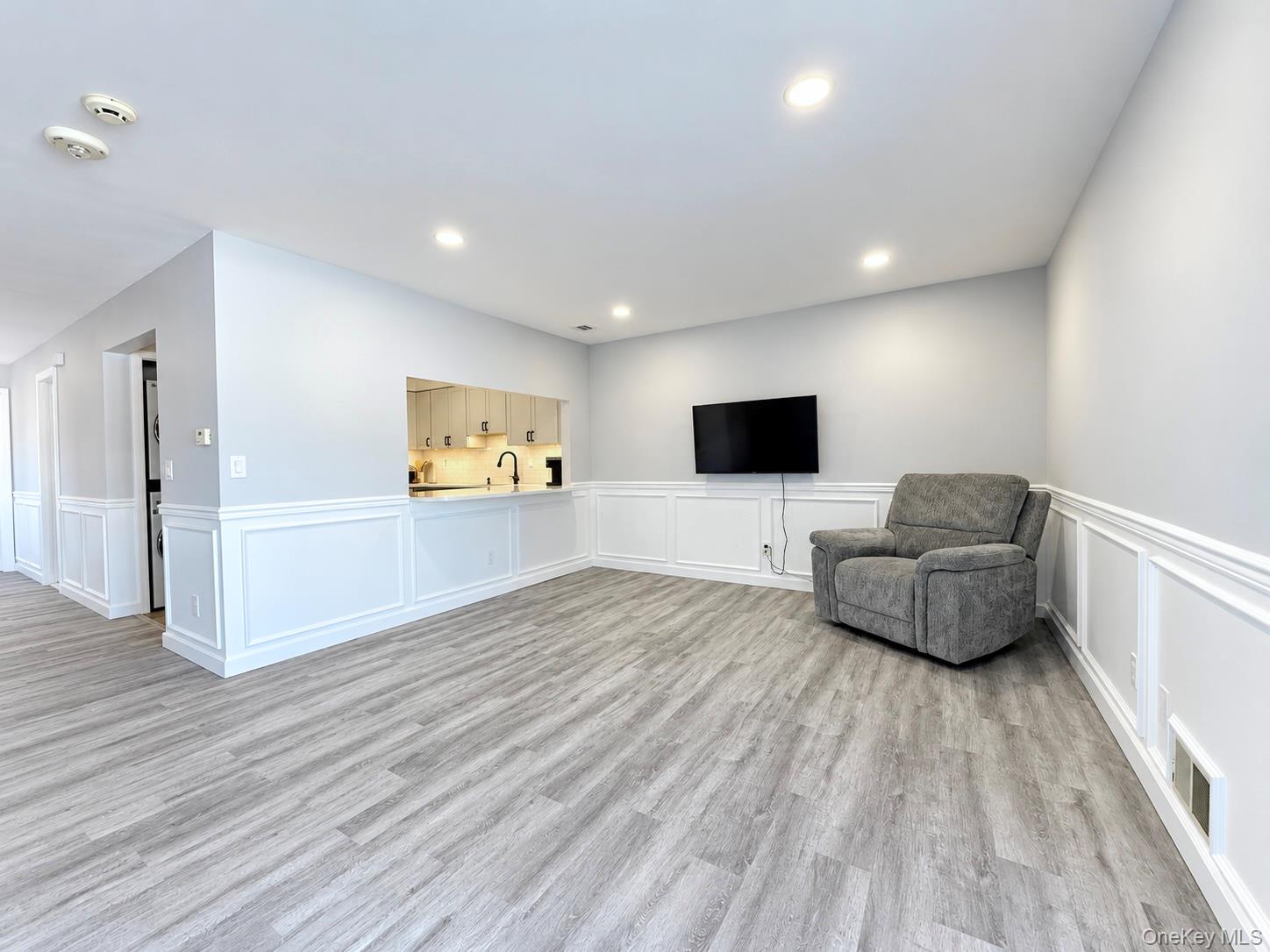 162 Cambridge Drive – For Sale photo 4