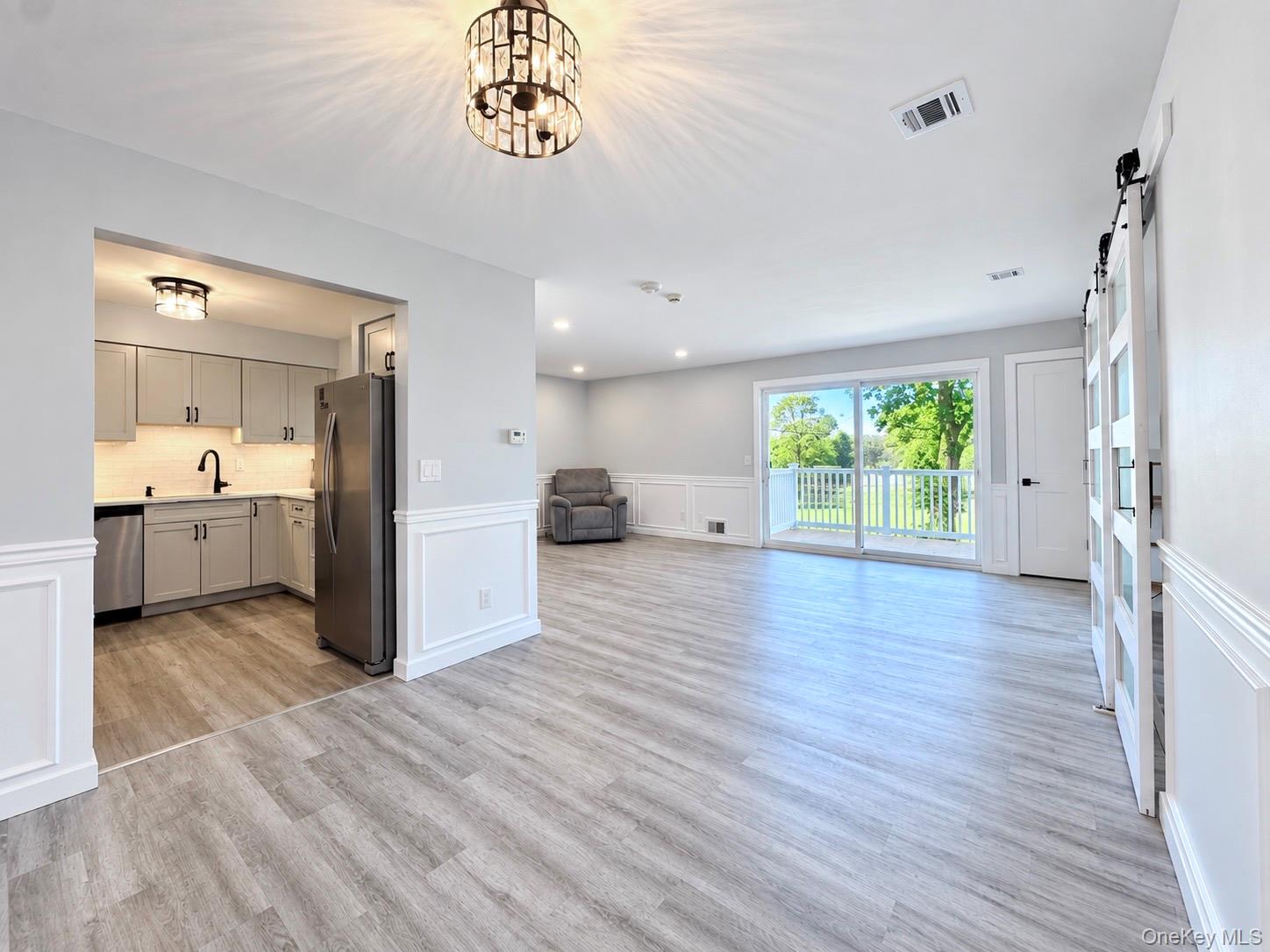 162 Cambridge Drive – For Sale photo 3