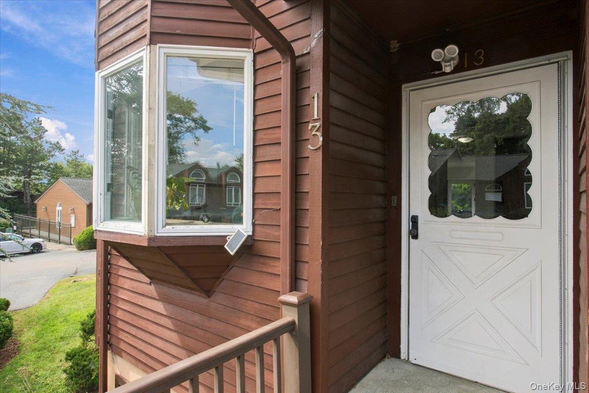 13 Knoll View – For Sale photo 2