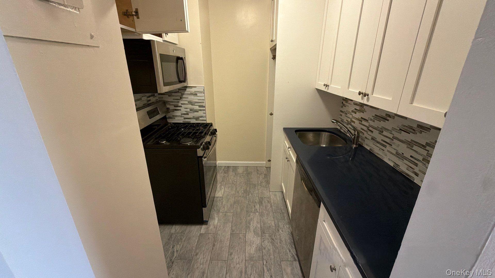 269-10 Grand Central Parkway, Unit 4U photo 5