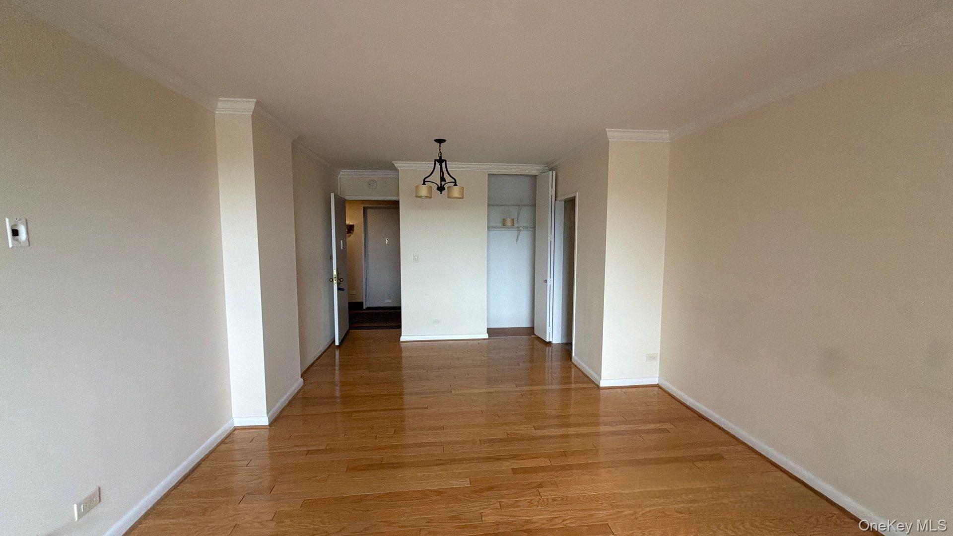 269-10 Grand Central Parkway, Unit 4U photo 4