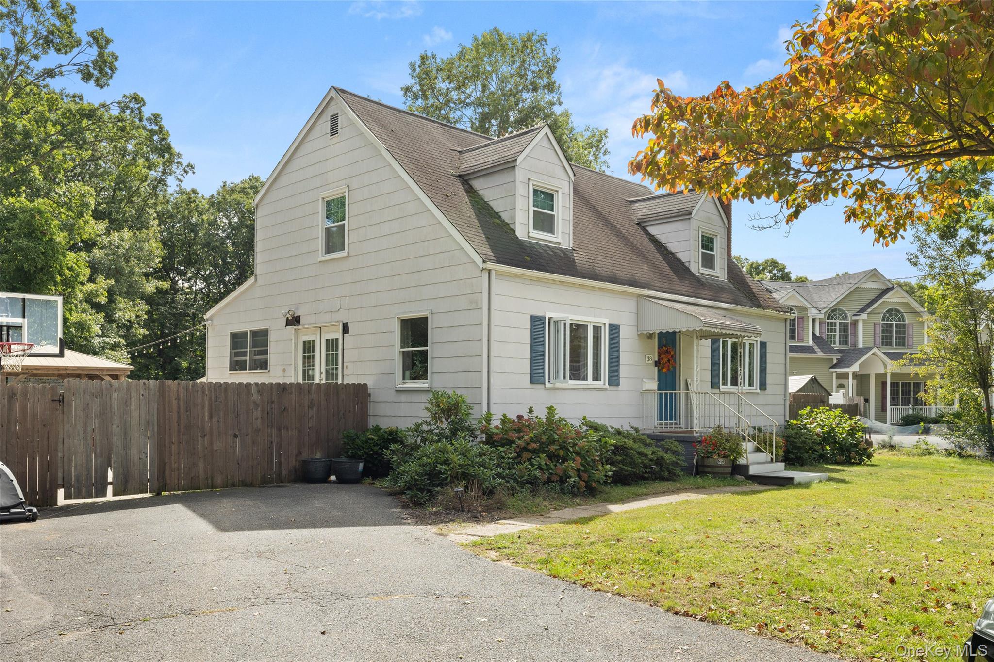38 Muncey Road – For Sale photo 2