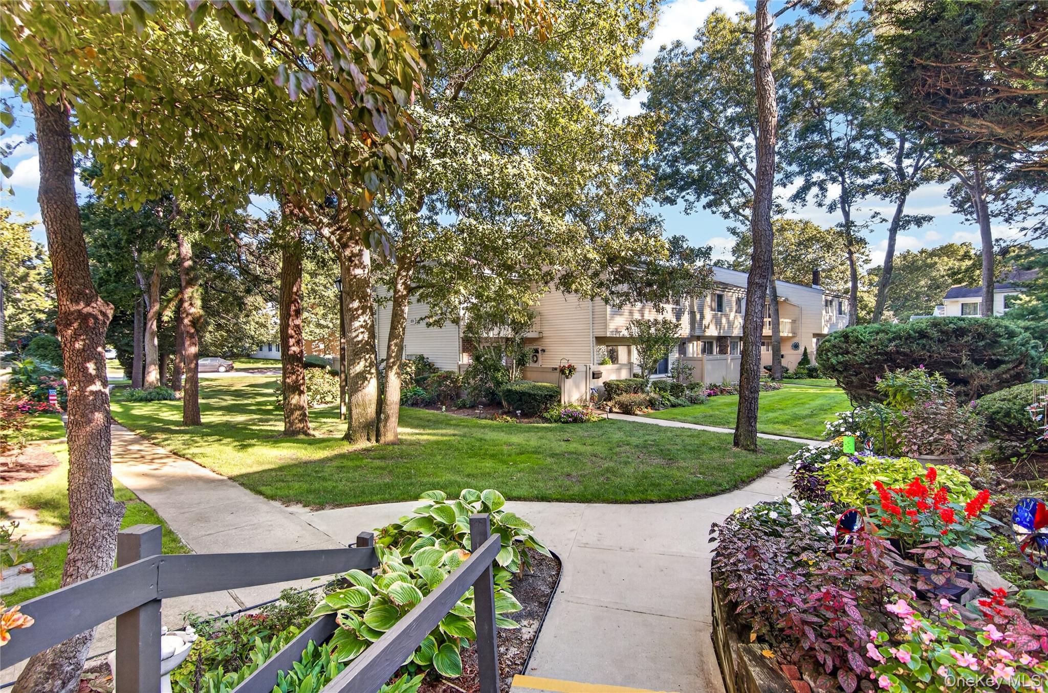 225 Springmeadow Drive, Unit A photo 3