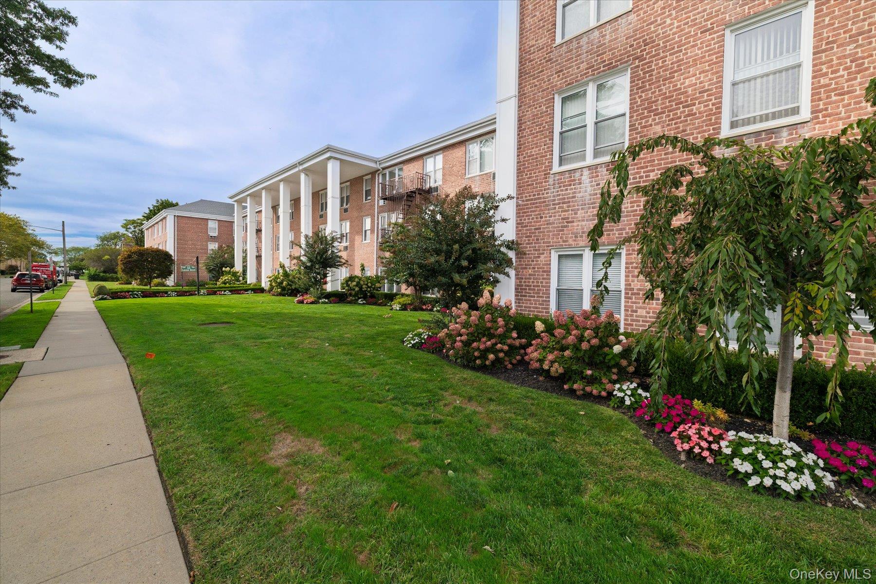 55 Lenox Road, Unit 1-K photo 4