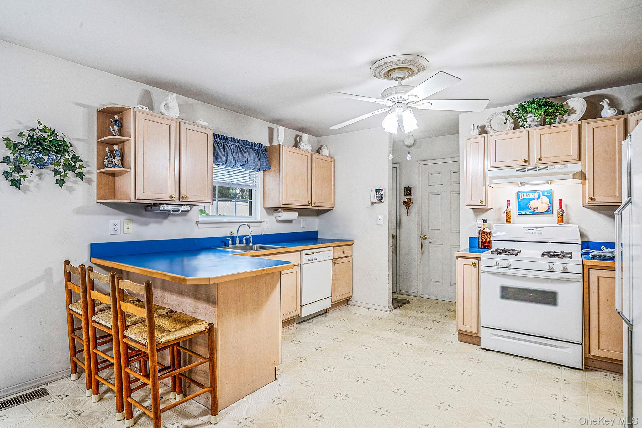 23 School Street – For Sale photo 14