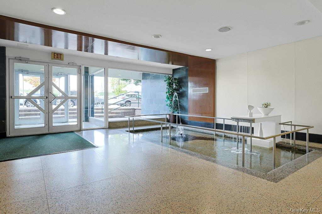 3363 Sedgwick Avenue, Unit 4D photo 3