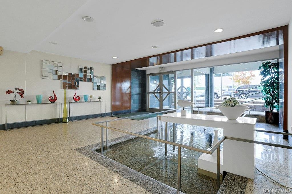 3363 Sedgwick Avenue, Unit 4D photo 2