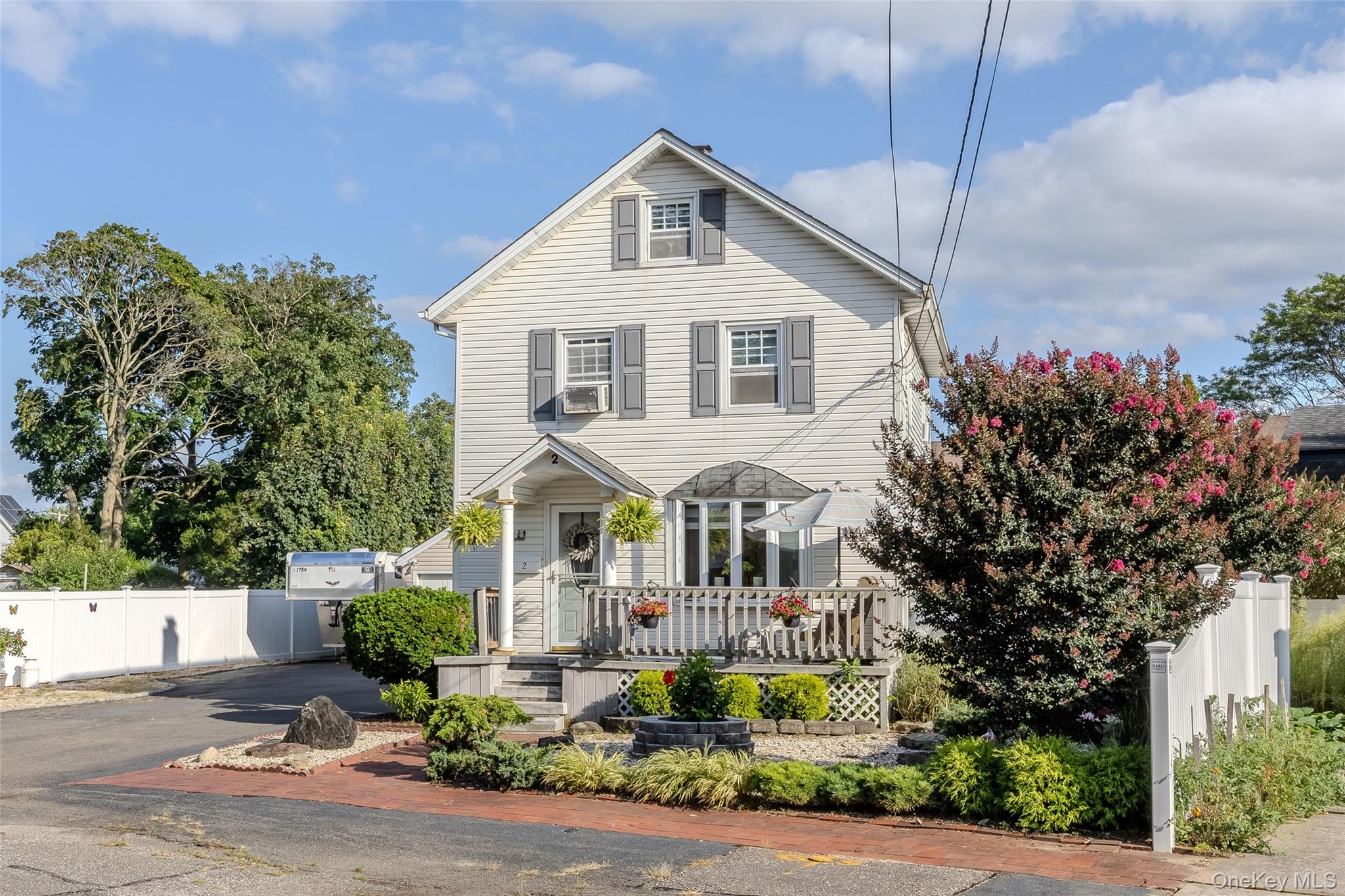 2 Dean Street – For Sale