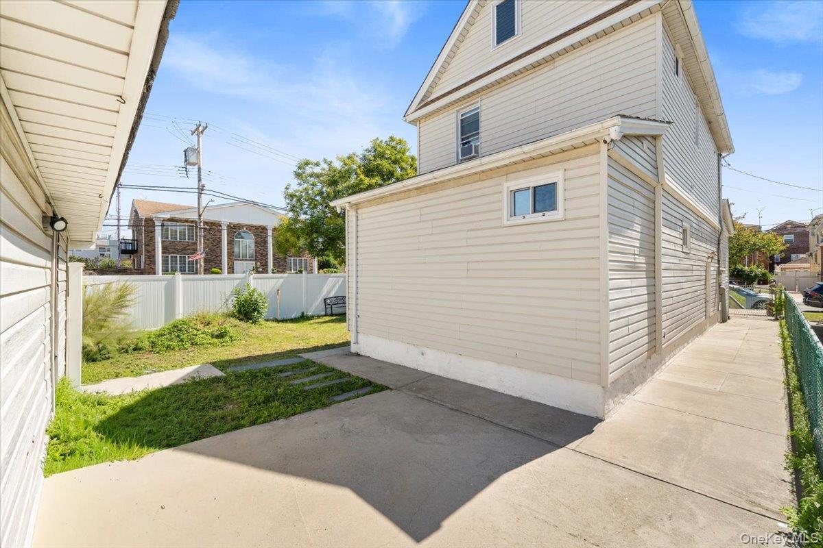 101-19 159th Avenue – For Sale photo 22