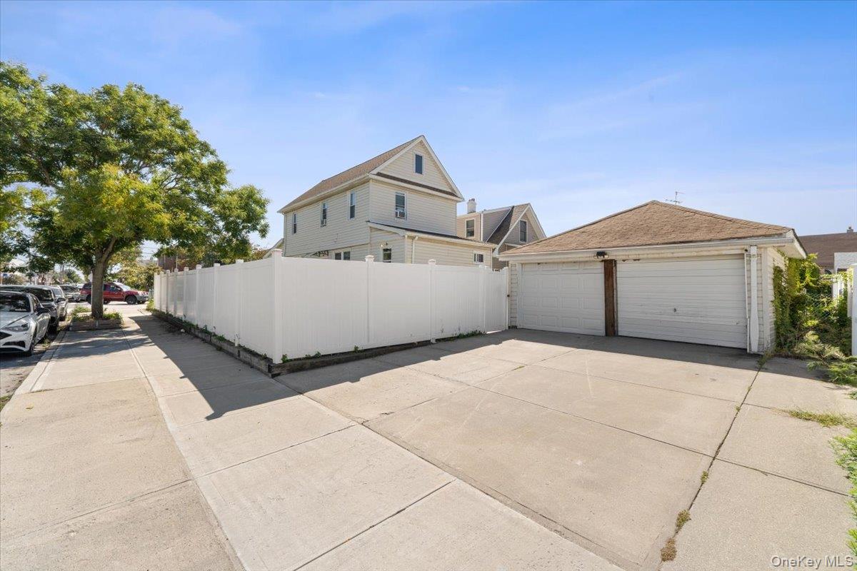 101-19 159th Avenue – For Sale photo 3