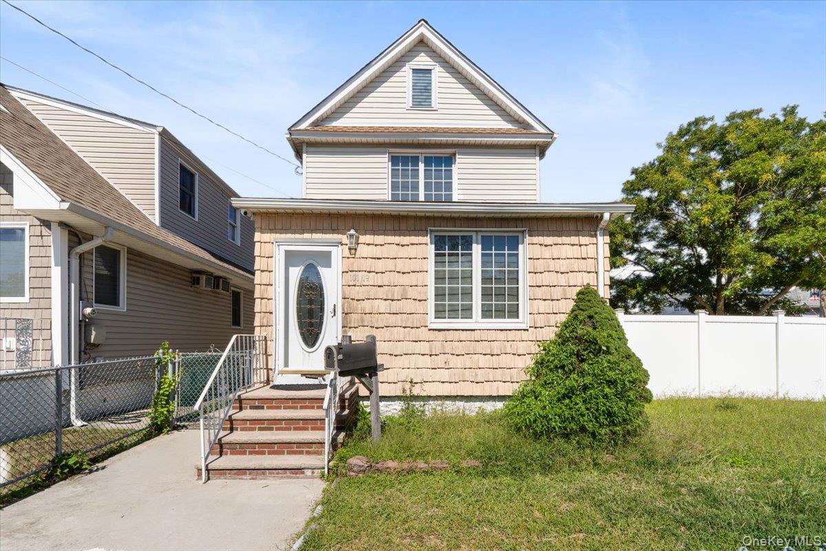 101-19 159th Avenue – For Sale