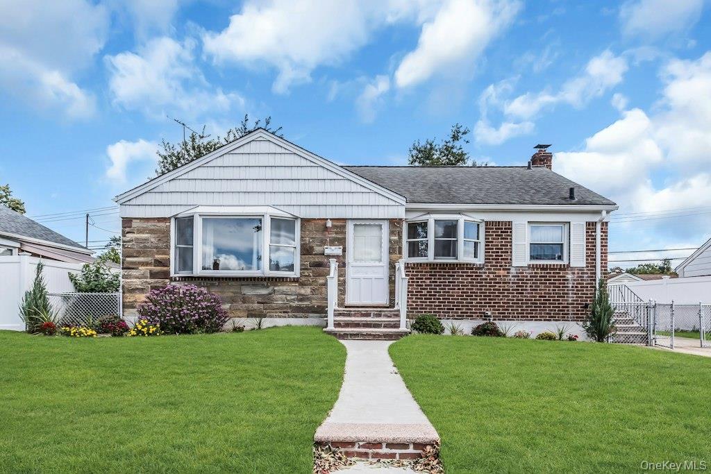 74 Bette Road – For Sale