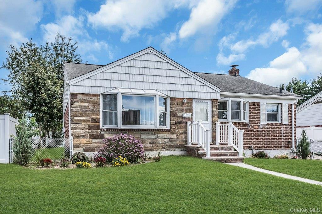 74 Bette Road – For Sale photo 3
