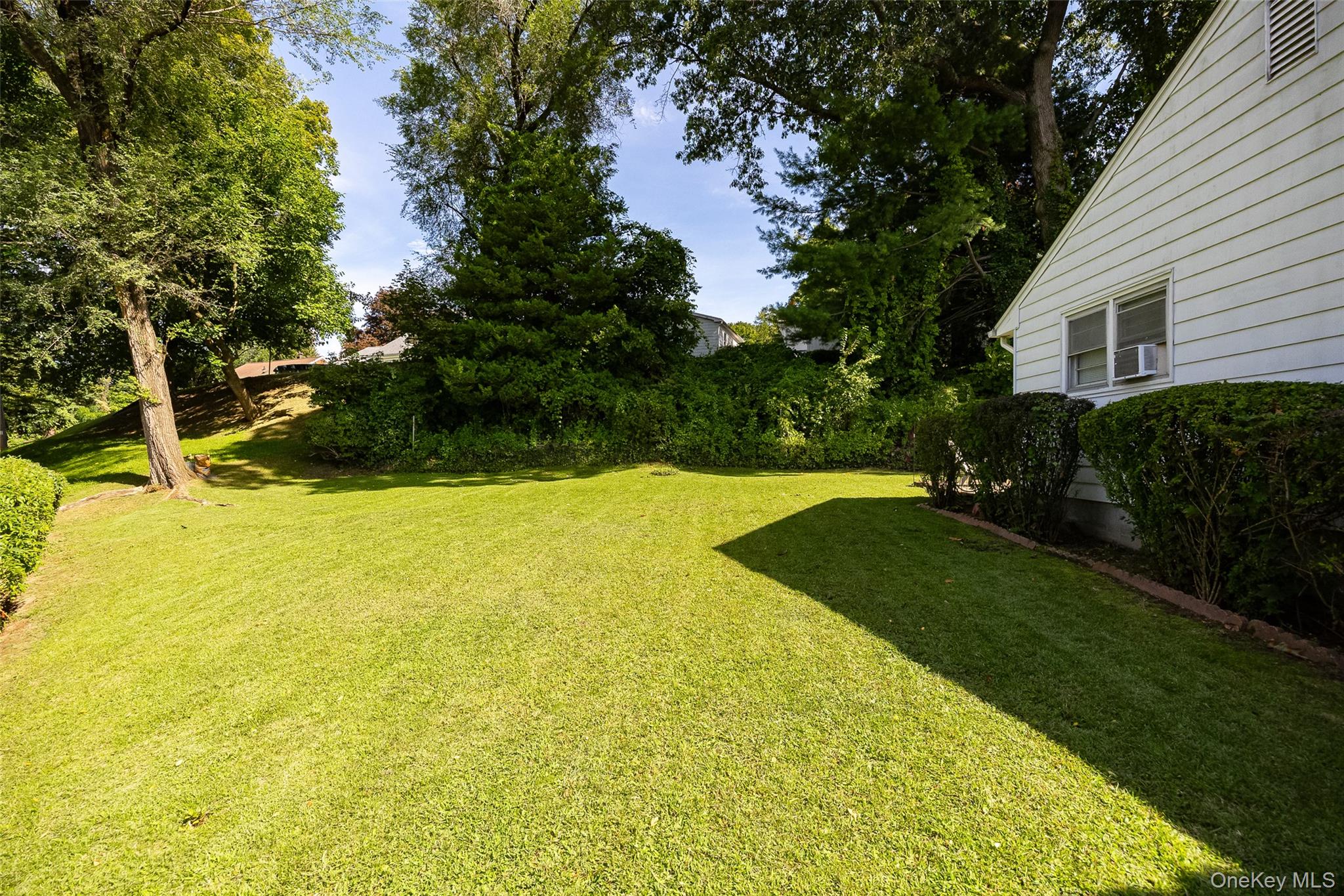 352 Clifton Avenue – For Sale photo 18