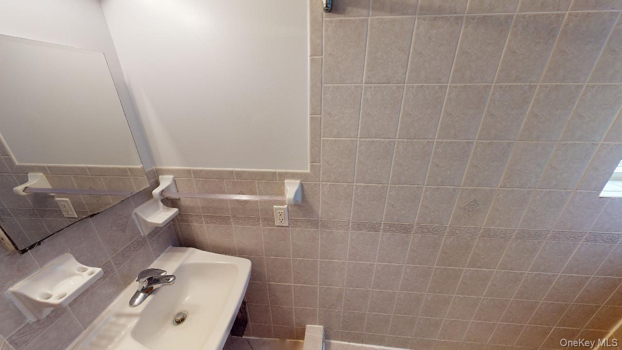 67-08 Exeter Street, Unit 2 photo 34