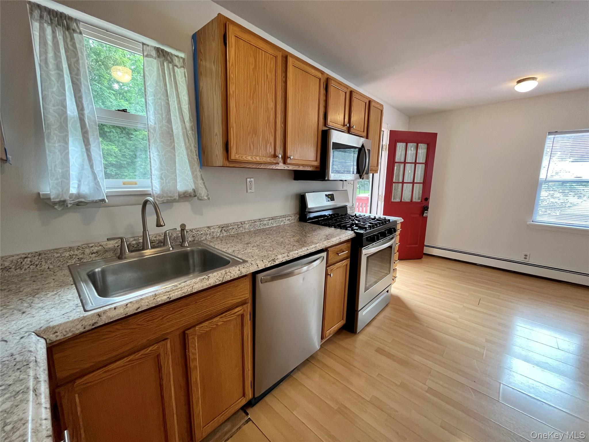 29 Genung Street – For Rent photo 3