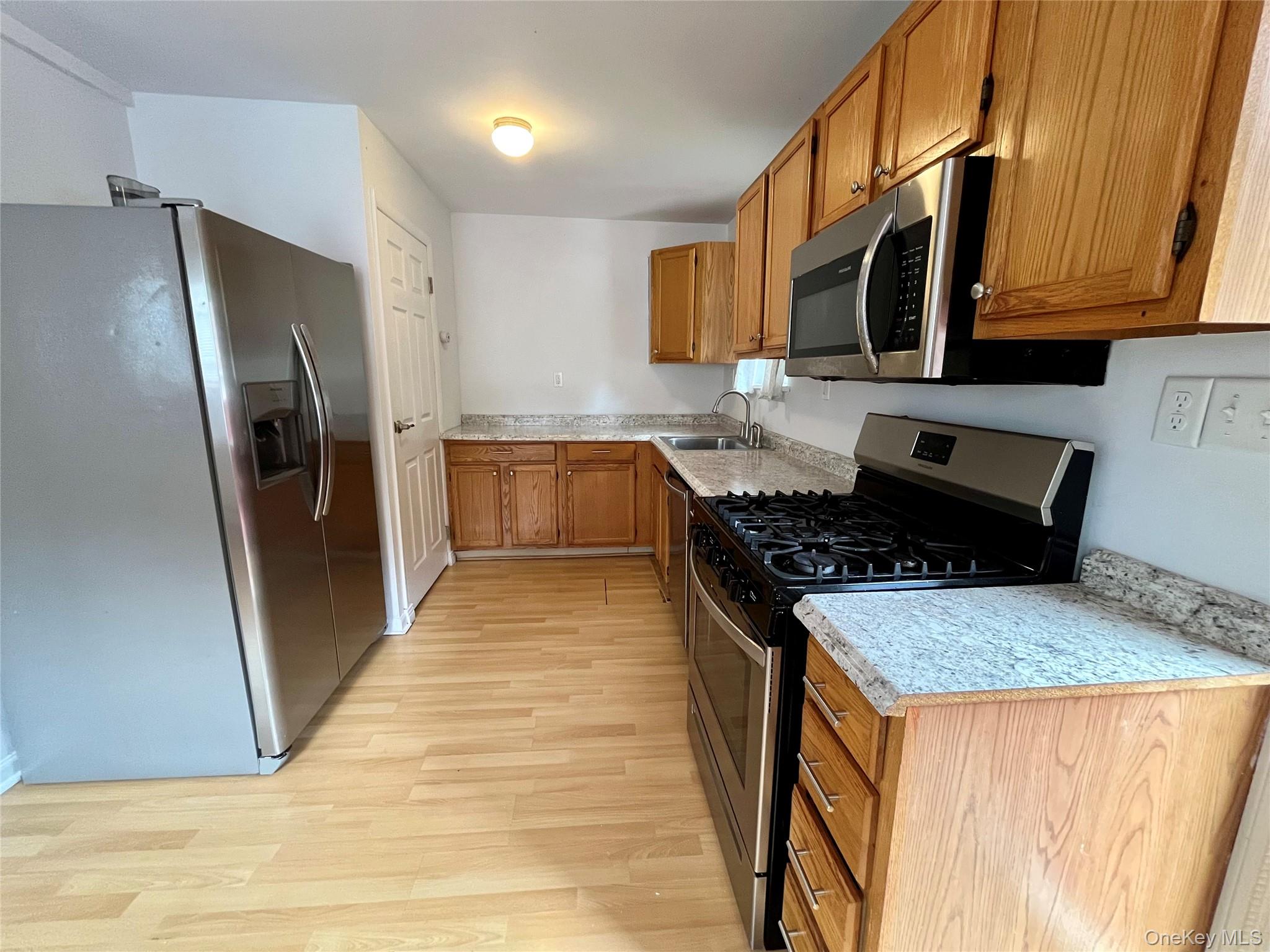 29 Genung Street – For Rent photo 4