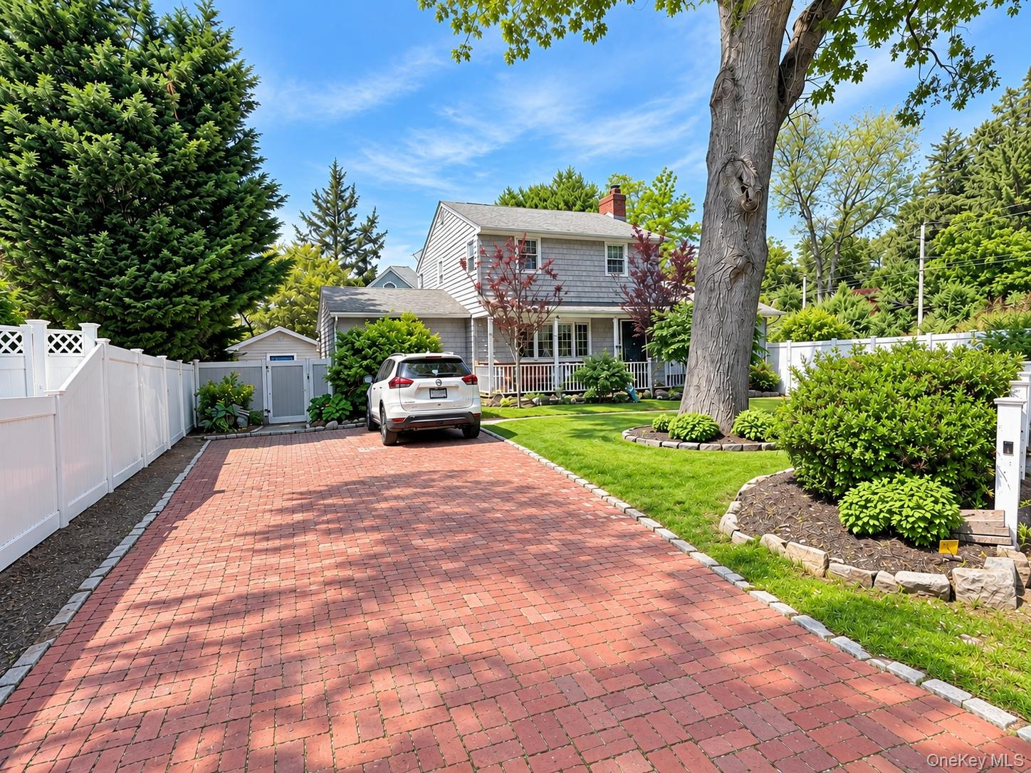 12 Cayuga Avenue – For Sale photo 2