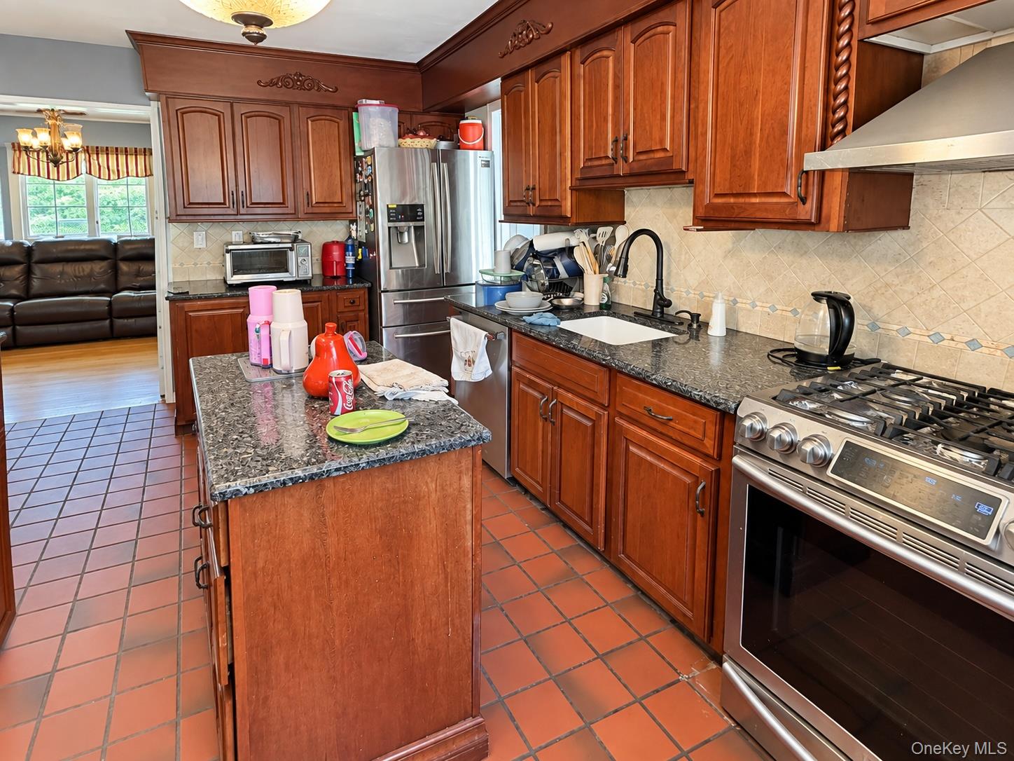 12 Cayuga Avenue – For Sale photo 7
