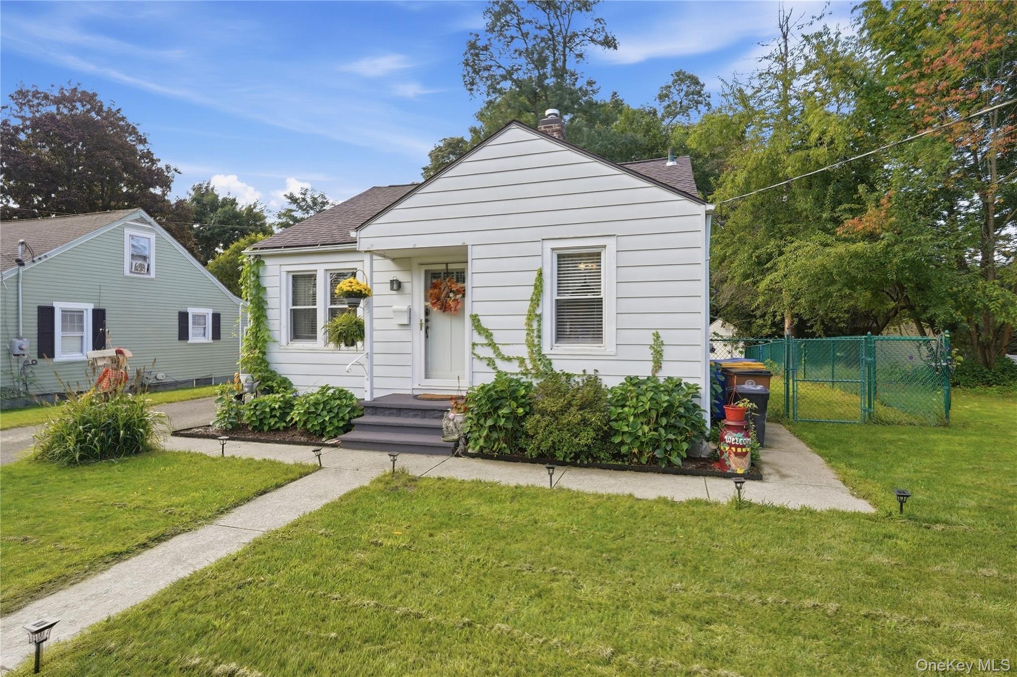 25 Hayes Street – For Sale photo 3
