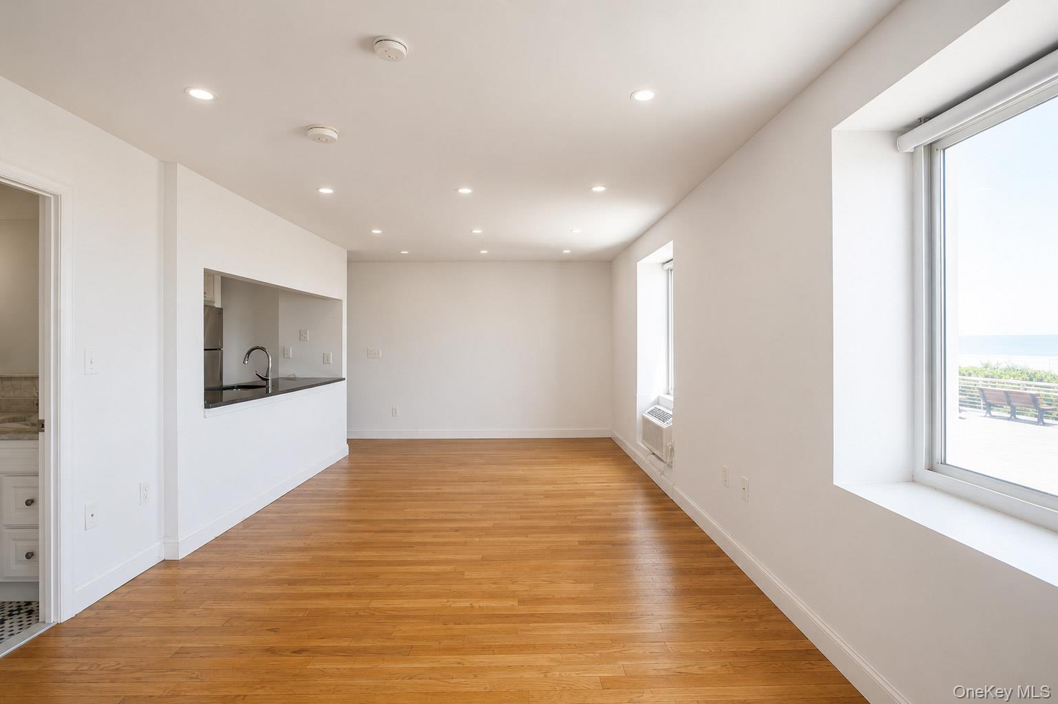 10 Franklin Boulevard, Unit 405 photo 7