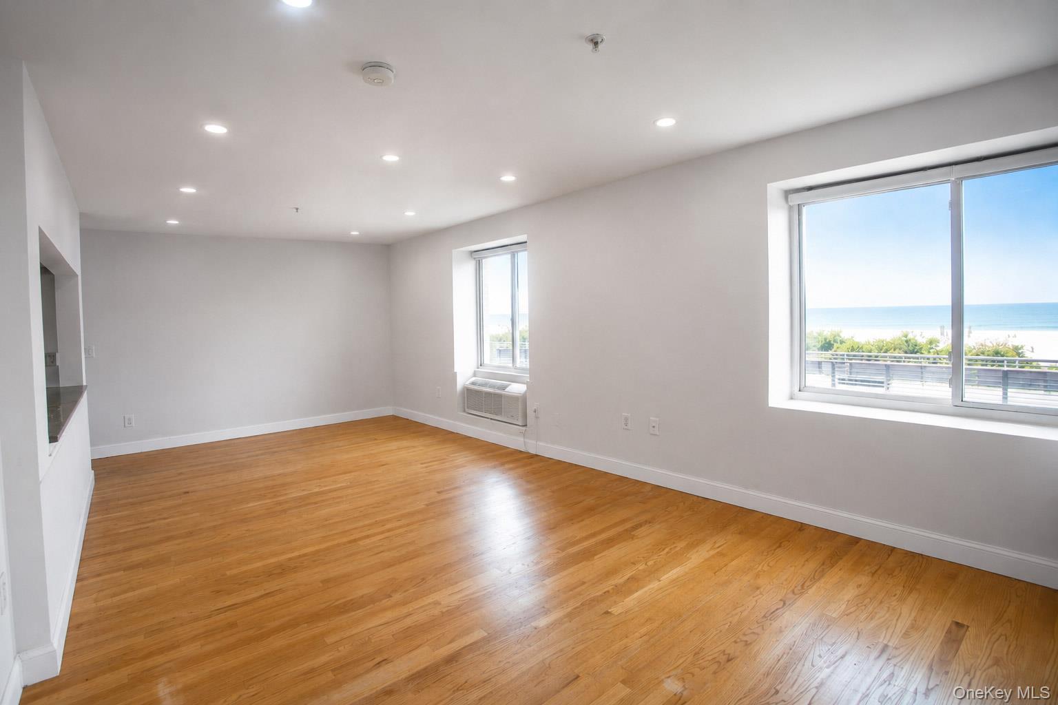 10 Franklin Boulevard, Unit 405 photo 6