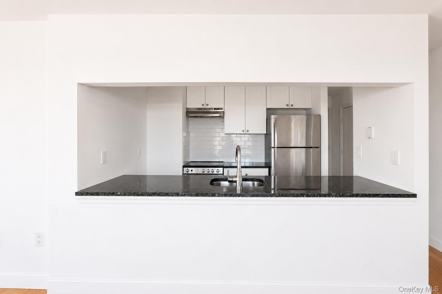 10 Franklin Boulevard, Unit 405 photo 15