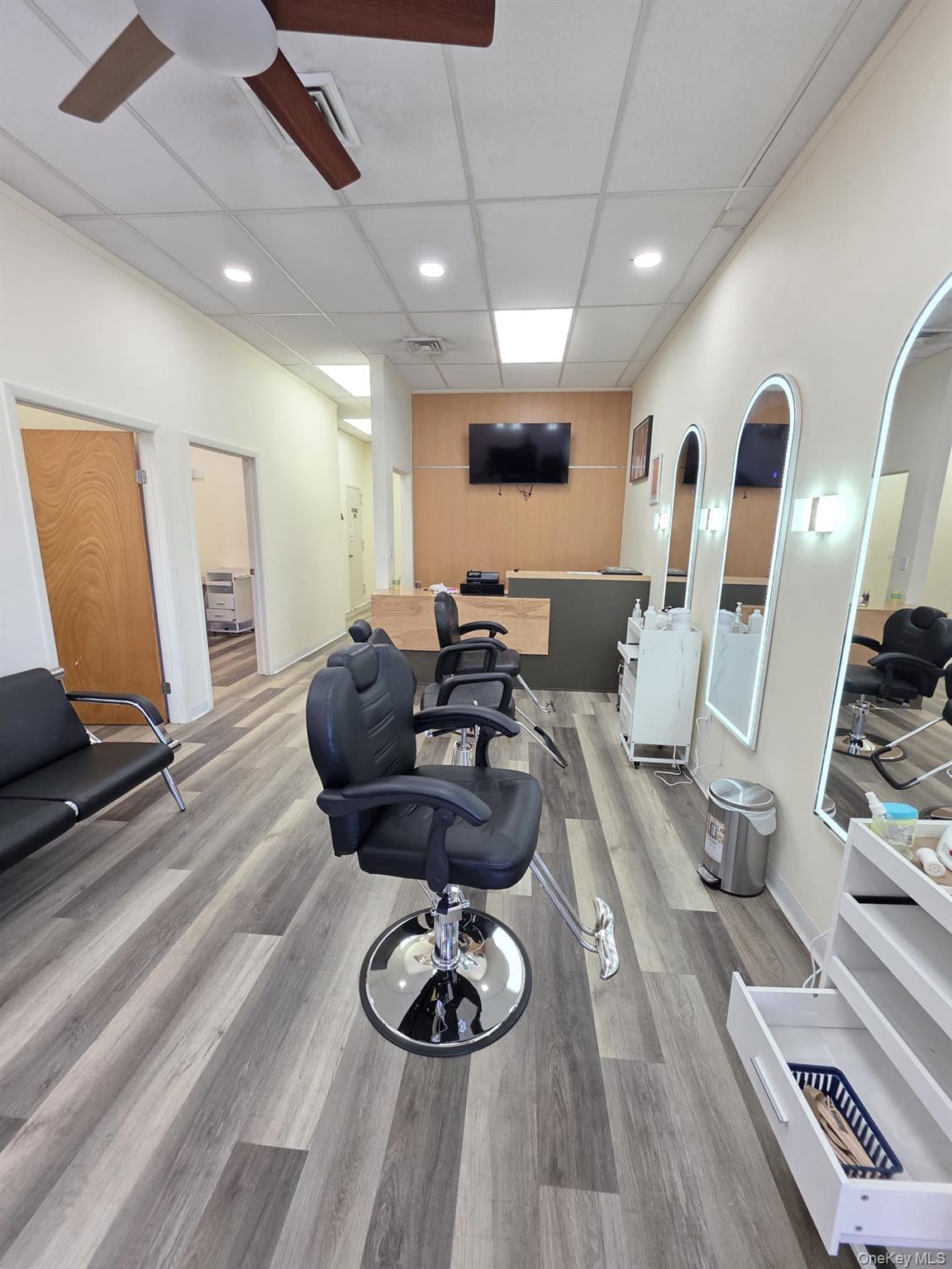 48 sunrise hwy – For Sale