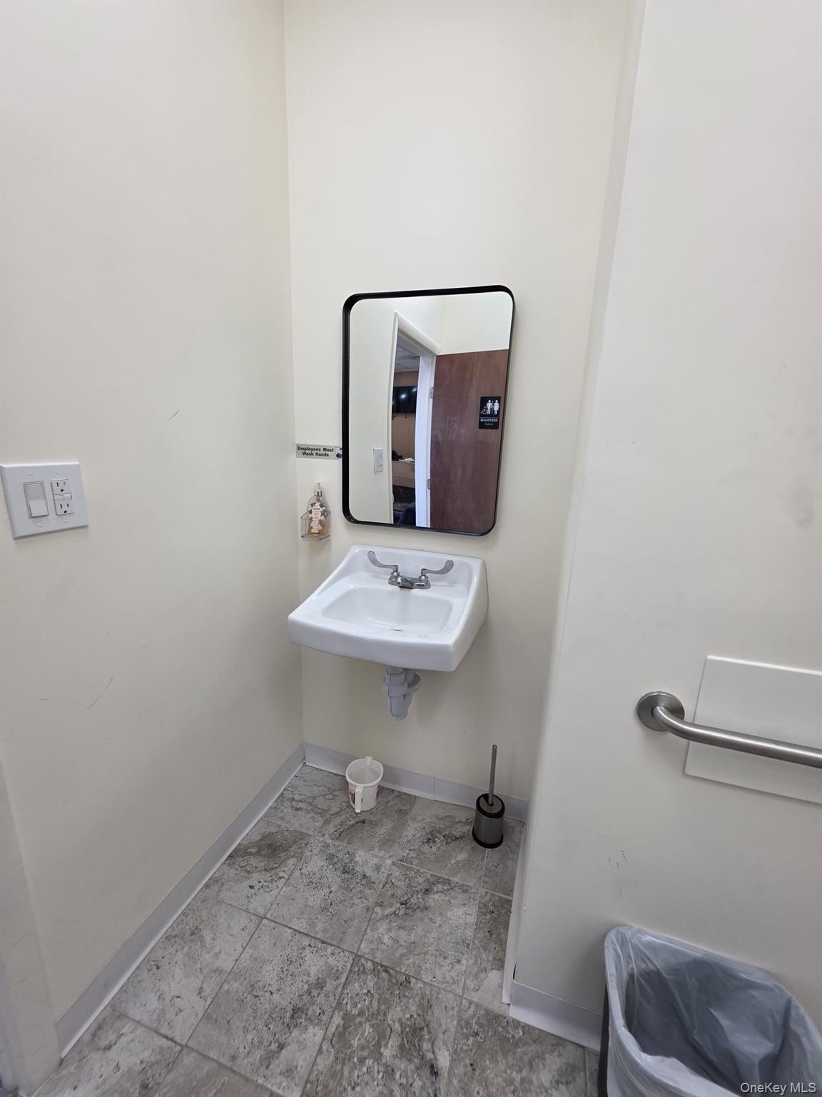 48 sunrise hwy – For Sale photo 11