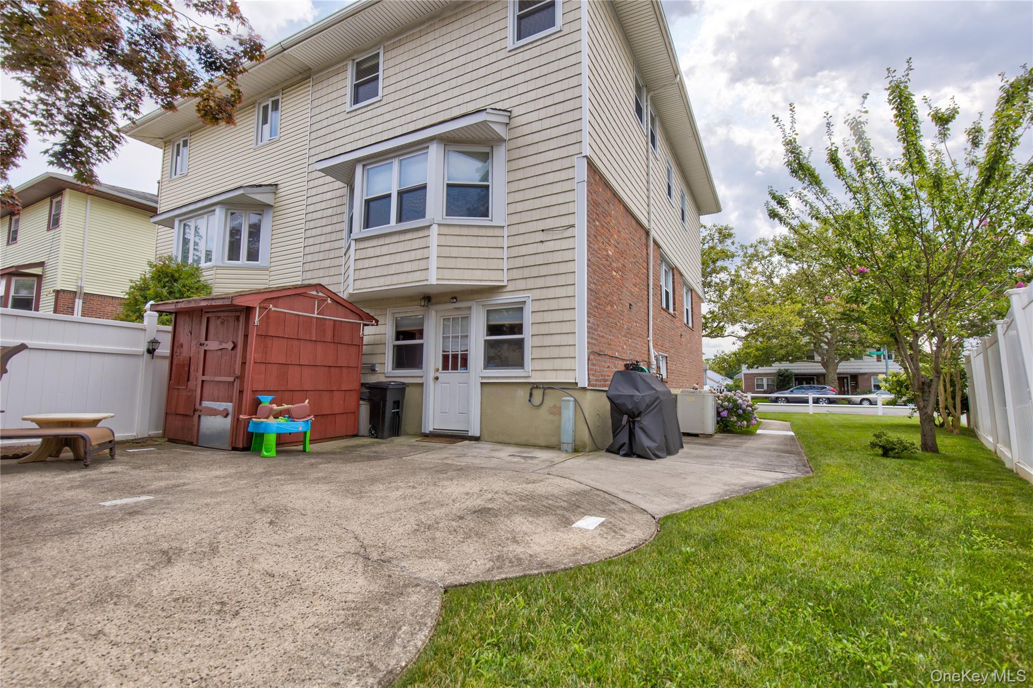 5703 Cloverdale Boulevard – For Sale photo 15