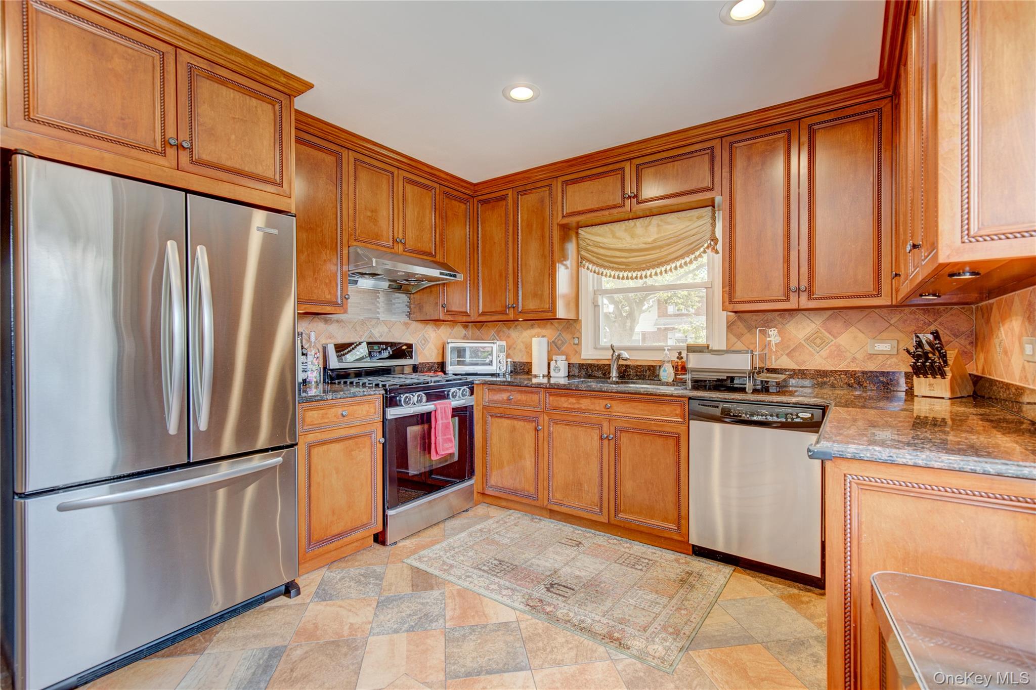 5703 Cloverdale Boulevard – For Sale photo 4