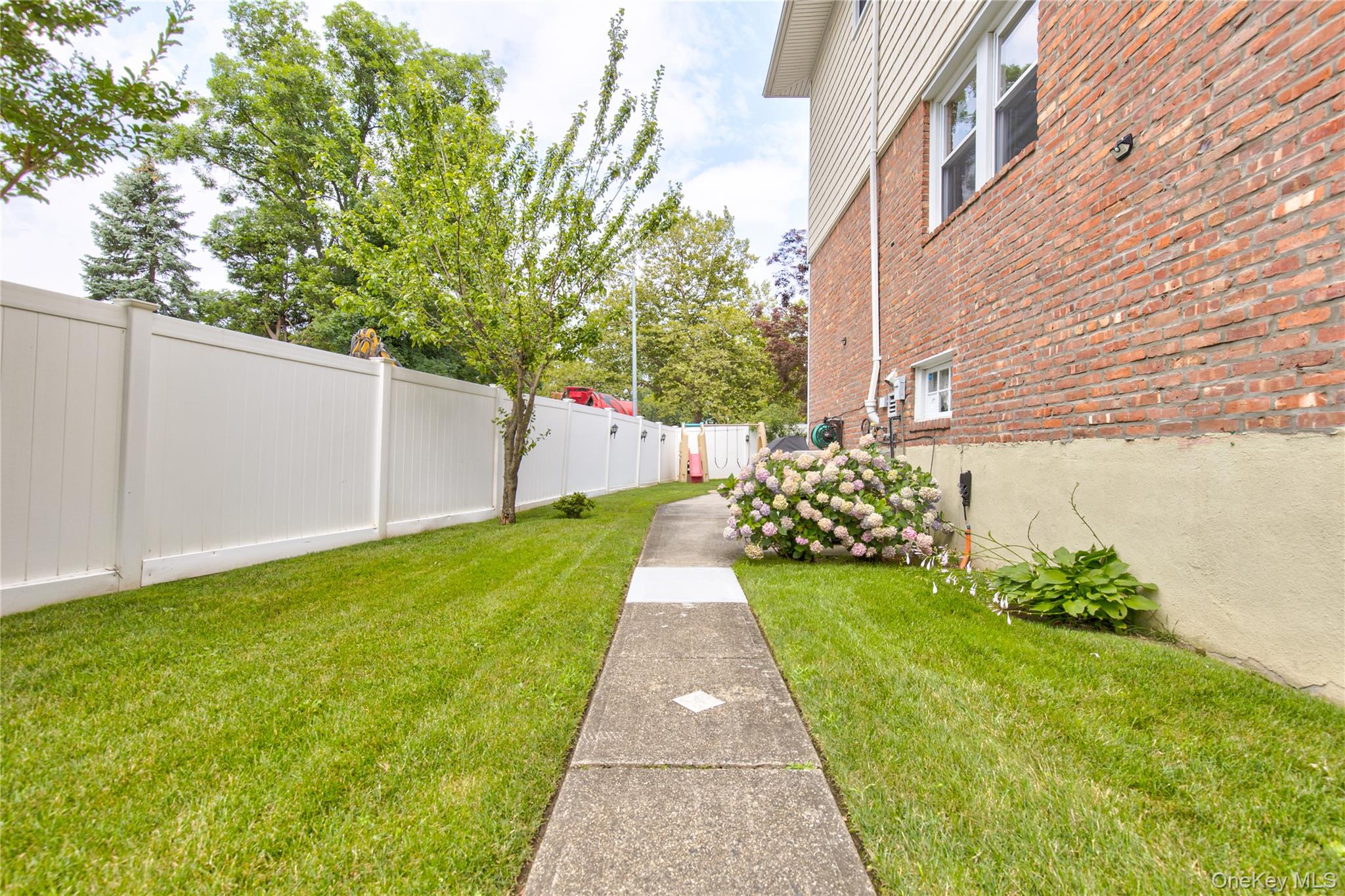 5703 Cloverdale Boulevard – For Sale photo 17
