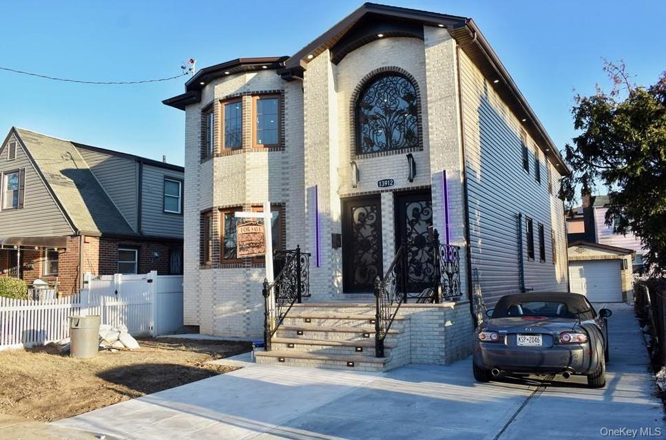 139-12 111th Avenue, Unit 2nd flr
