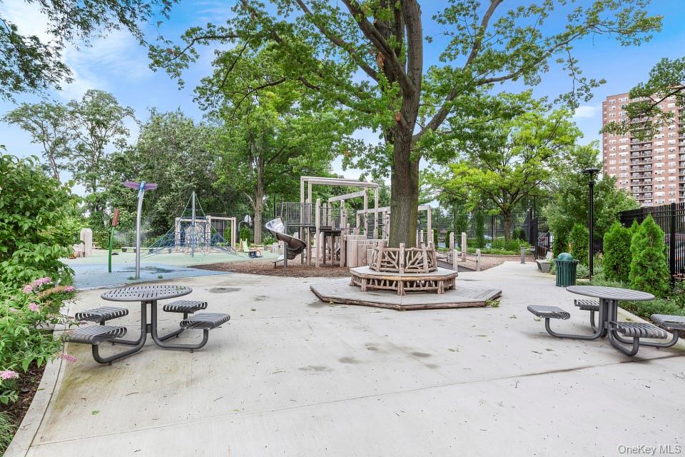 5900 Arlington Avenue, Unit 22N photo 12