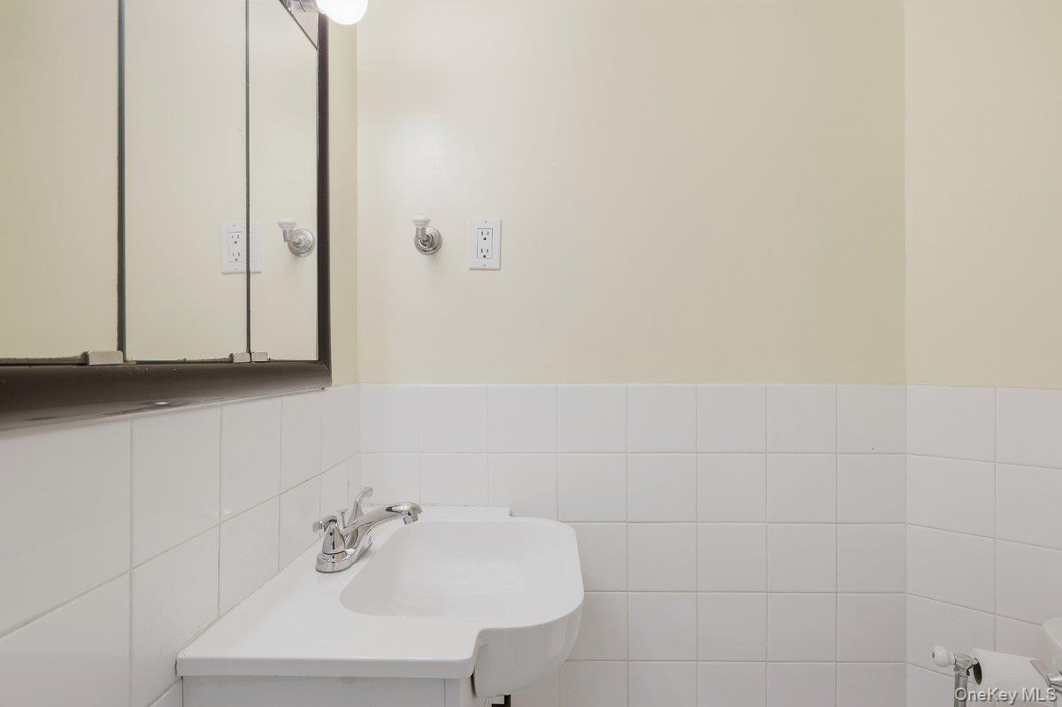 100 Highland Avenue – For Rent photo 10
