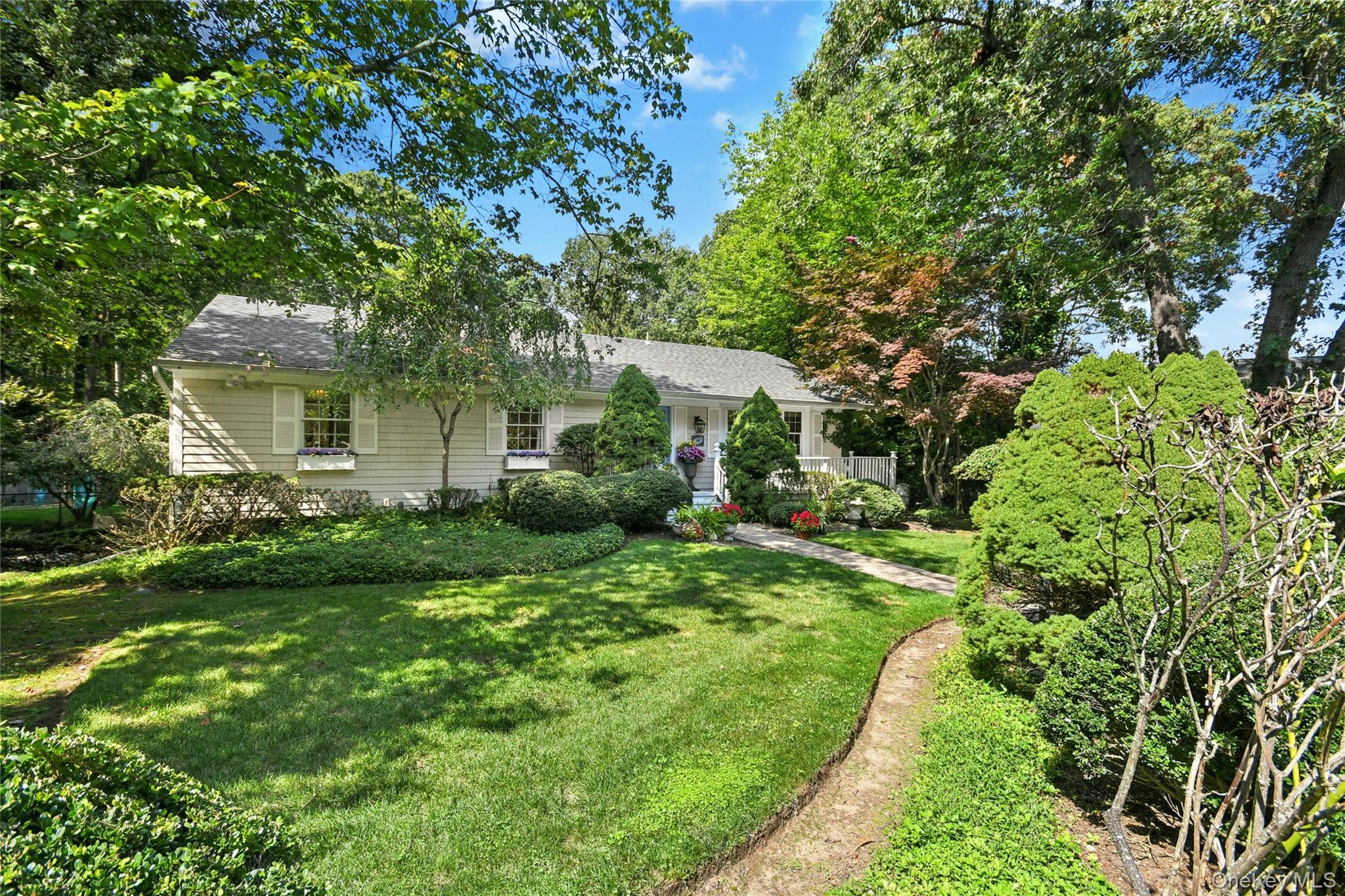 111 Red Oak Court – For Sale photo 2