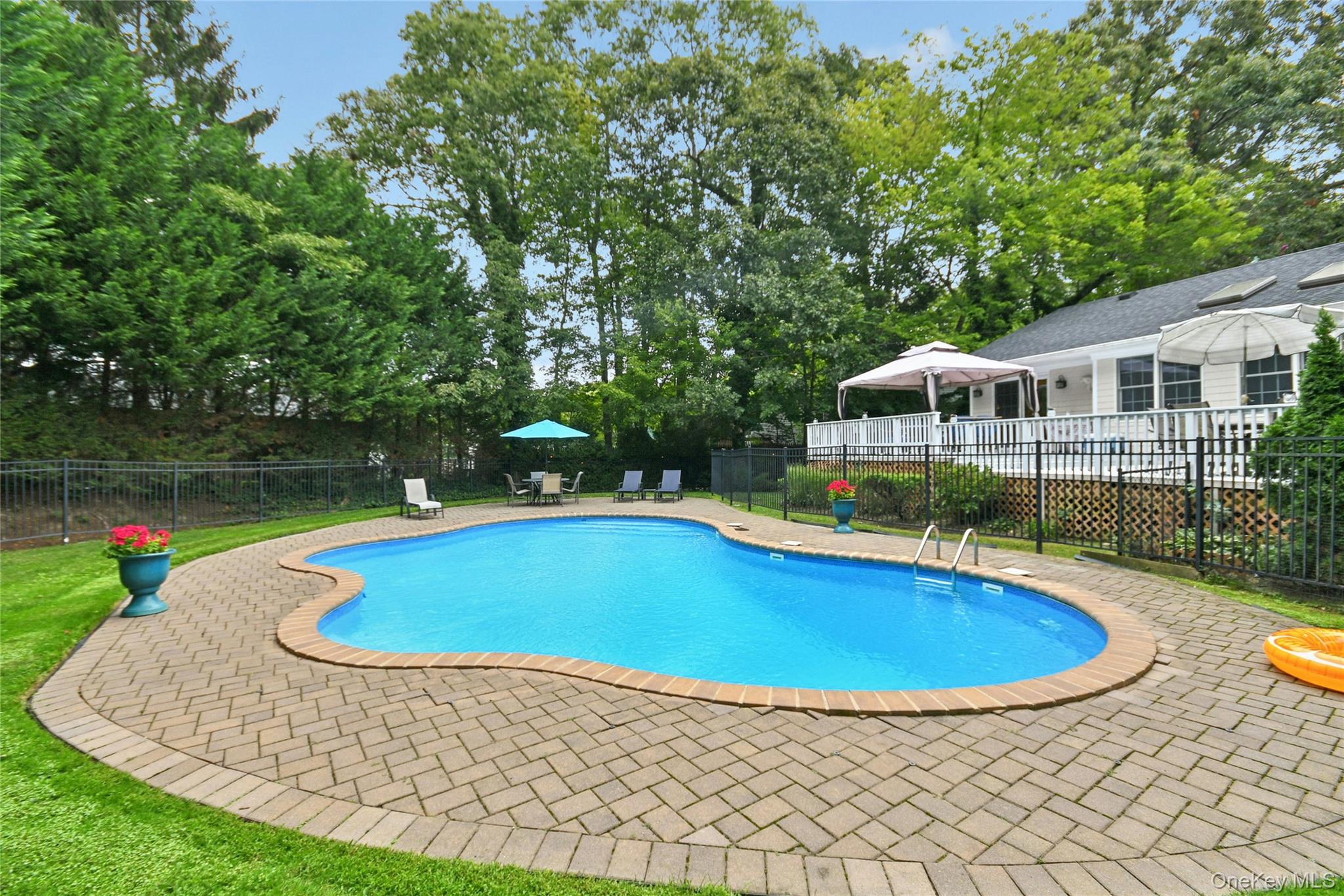 111 Red Oak Court – For Sale photo 25