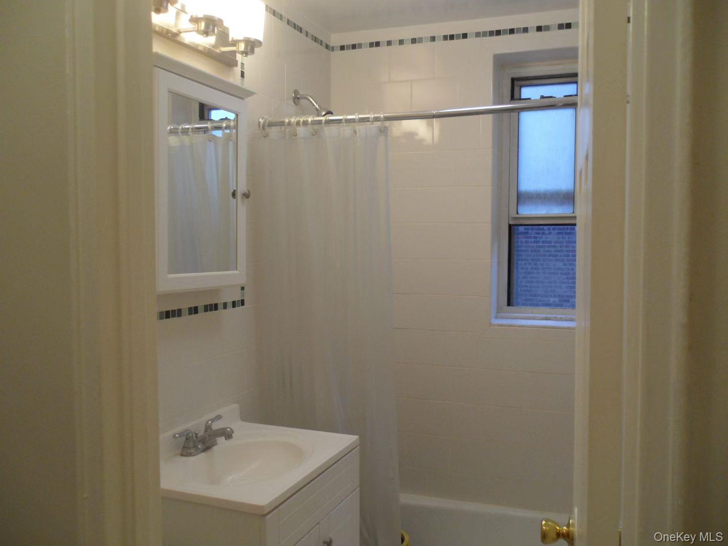 134-39 Blossom Ave, Unit 5F photo 5