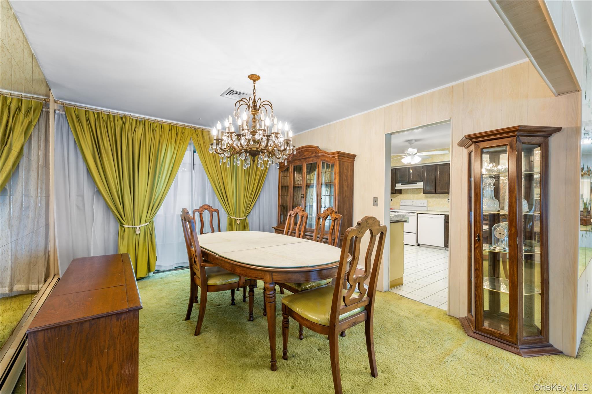 7 Roxbury Court – For Sale photo 4