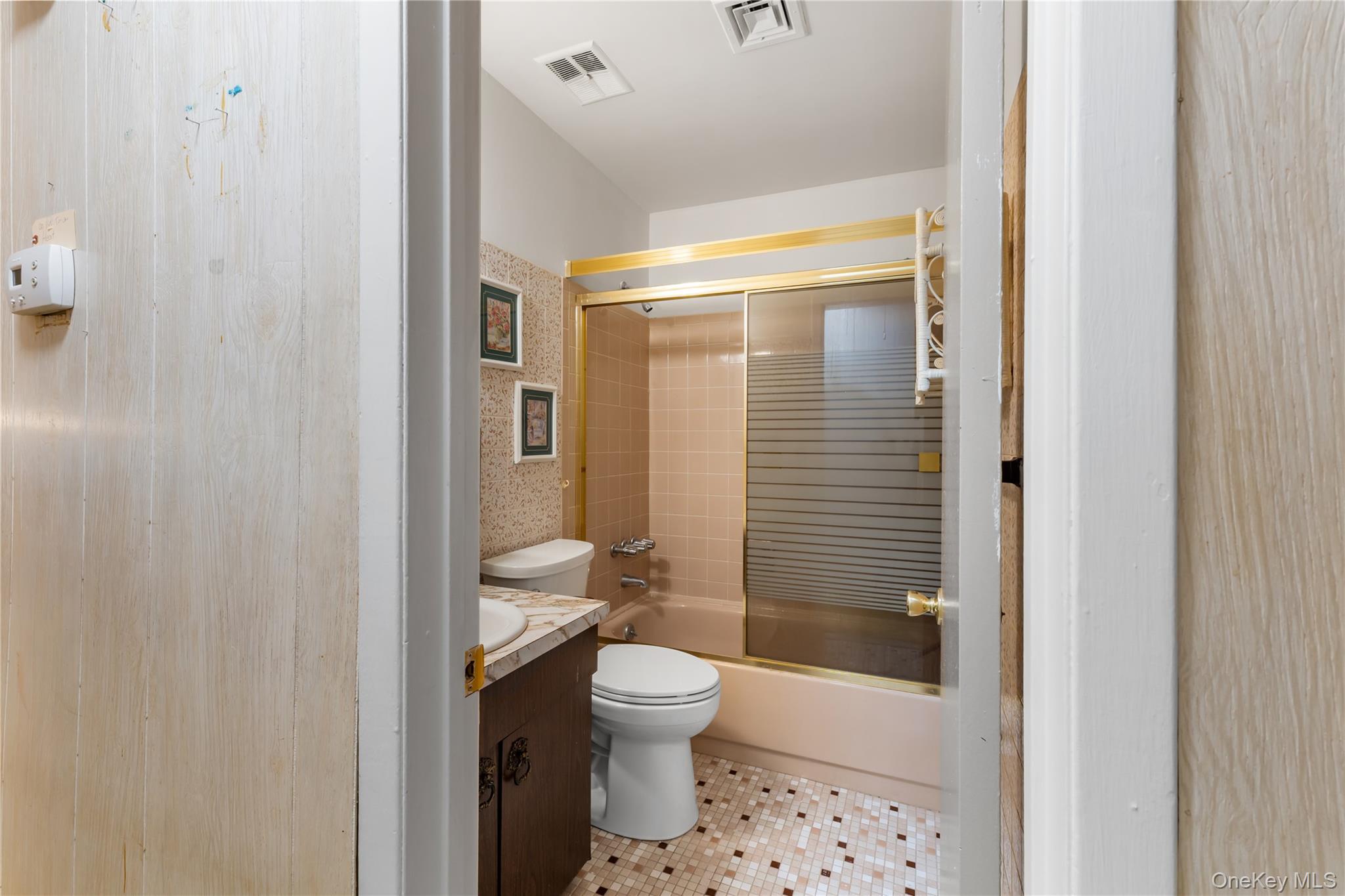 7 Roxbury Court – For Sale photo 11