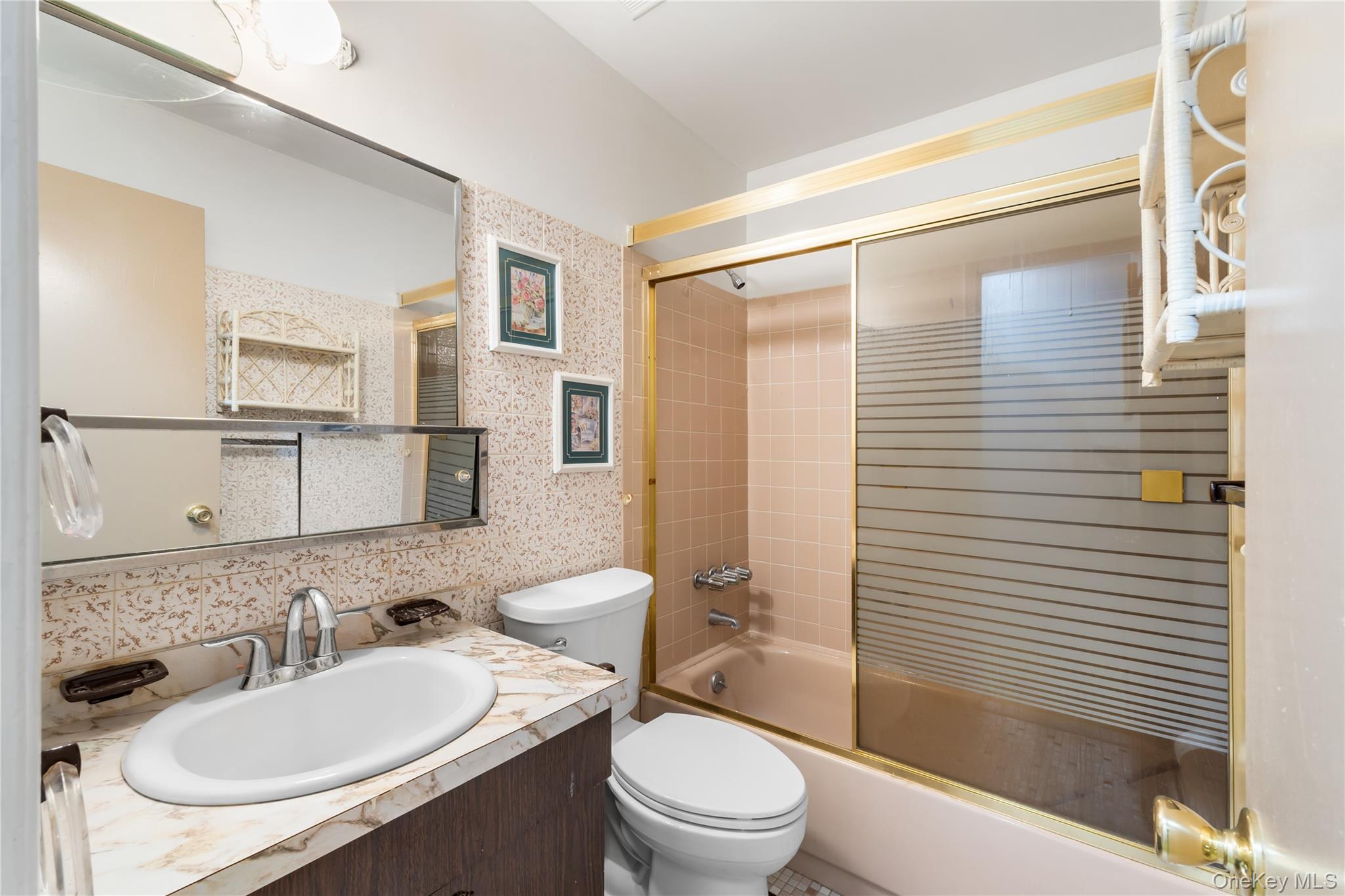 7 Roxbury Court – For Sale photo 10