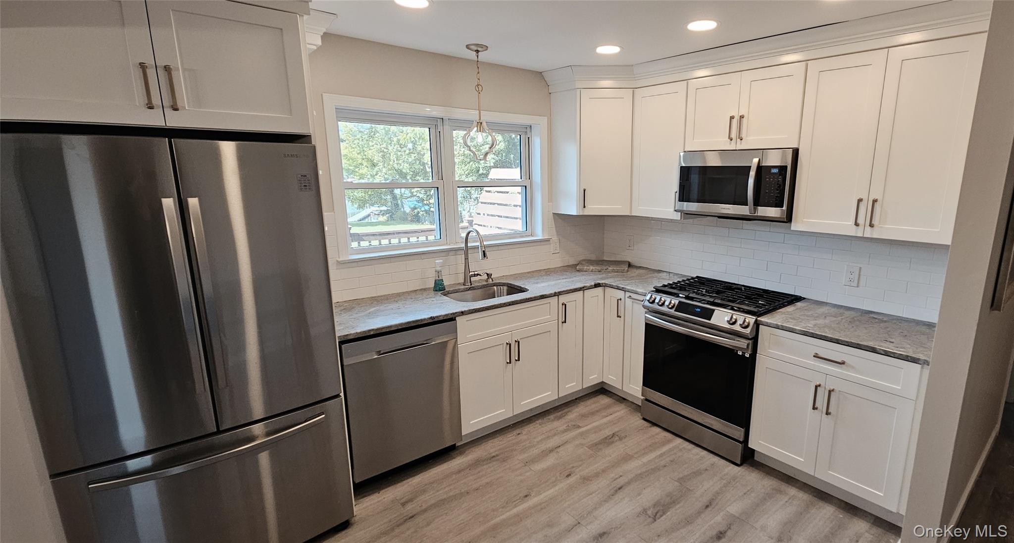 3 Teneyck Avenue, Unit A photo 17